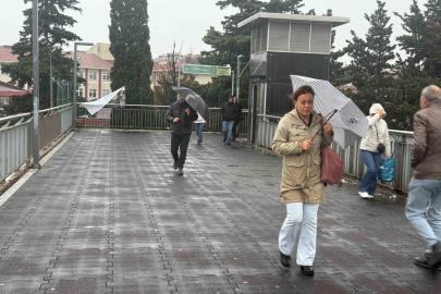 İstanbul’da trafik yoğunluğu oluştu, işe gitmek isteyen vatandaşlar zor anlar yaşadı