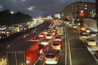 İstanbul’da trafik yoğunluğu yüzde 87’e ulaştı