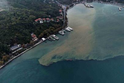 İstanbul’da yağmurun etkisiyle denizin rengi değişti: Boğaz’daki renk değişimi havadan görüntülendi