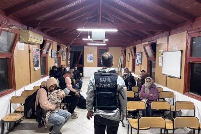 İzmir açıklarında 76 düzensiz göçmen yakalandı