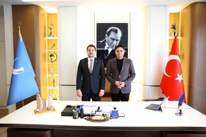 İzmir Barosu Başkanı Serhat Sökmen ve yönetiminden Başkan Serkan Acar’a ziyaret