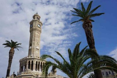 İzmir’in simgesi tarihi Saat Kulesi 125 yıldır zamana meydan okuyor
