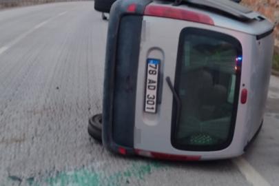 Karabük’te çarpışan otomobillerden biri devrildi: 1 yaralı