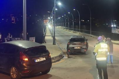 Karabük’te kavşakta iki otomobil çarpıştı: 2 yaralı