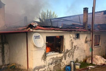 Karacasu’daki ev yangını söndürüldü