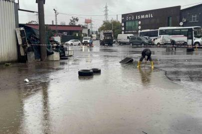 Karadeniz Ereğli’de heyelanın ardından binada yaşayanlar tahliye edildi