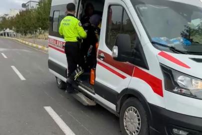 Karayolundaki parke taşına çarpan motosiklet devrildi: 1 yaralı