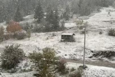 Kastamonu’da yüksek rakımlı yerleşim yerleri beyaza büründü