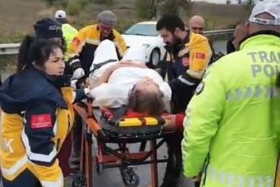 Kazaya denk gelen doktor, yaralı sürücünün yardımına koştu