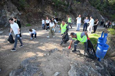 Kemer’de çevre temizliği etkinliği