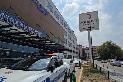 Kiremit onarımı sırasında yük asansörü 3. kattan düştü: 1’i ağır 3 yaralı