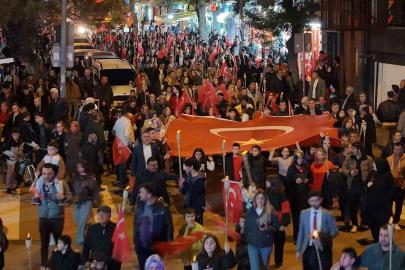 Kırıkkale’de Cumhuriyet’in 103. yılı fener alayı ve konserle kutlandı