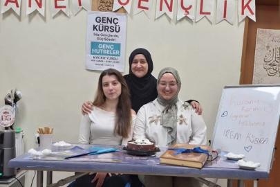 Kız yurdundaki 2 öğrenci 3 haftada Kur’an-ı Kerim okumaya başladı
