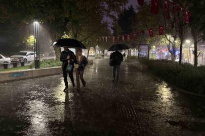 Kocaeli’de beklenen sağanak etkisini göstermeye başladı