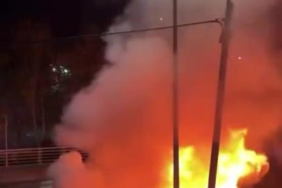 Kocaeli’de iki ayrı araç yangını: Otomobil ve tır dorsesi alev aldı