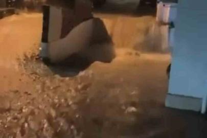 Kocaeli’de sağanak etkisini sürdürüyor: Cadde ve sokaklar göle döndü