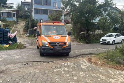 Kocaeli’de sele kapılan cipte kaybolan 2 kişiyi arama çalışmaları sürüyor