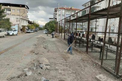Koçarlı’da yol bakım ve çevre düzenleme çalışmaları sürüyor