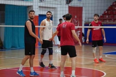 Konuralp Beyleri parkeye çıkıyor
