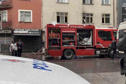 Konya’da apartmanın birinci katında çıkan yangın korkuttu
