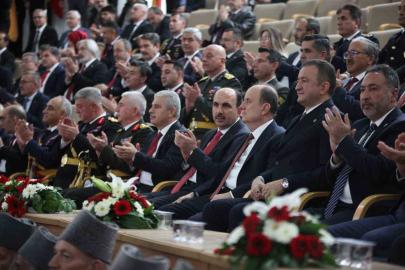 Konya’da Cumhuriyet Bayramı düzenlenen törenle kutlandı
