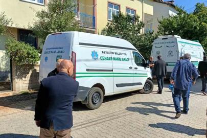 Konya’da kazada hayatını kaybeden aynı aileden 3 kişi son yolculuğuna uğurlandı