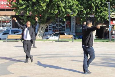 Köşk’te Muhtarlar zeybek oyanayıp günlerini kutladı