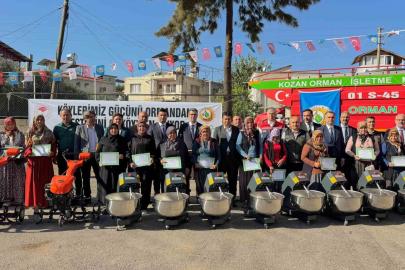 Kozan’da 27 kadına 840 bin liralık makine desteği