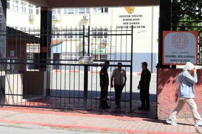 KPSS sınavı yapılan okulda kilitli kalan vatandaş kurtarıldı