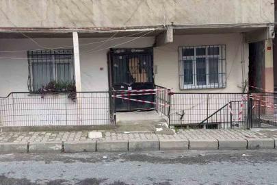 Küçükçekmece’de tahliye edilen bina mühürlendi: Zabıta ekipleri nöbet tutuyor