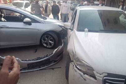 Kurtalan’da trafik kazasında araçlarda maddi hasar meydana geldi