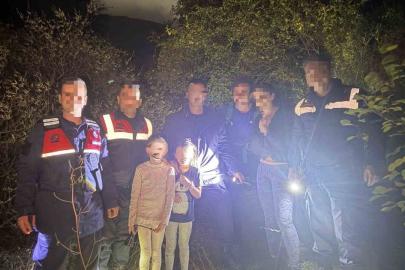 Kuşadası’nda kaybolan aileyi jandarma ekipleri kurtardı