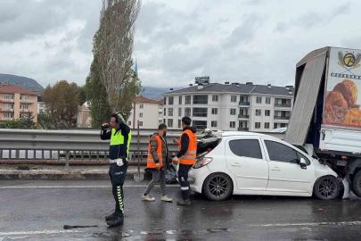 Kütahya’da zincirleme trafik kazası: 1 yaralı