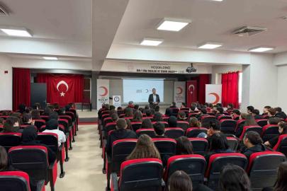 Lise öğrencilerine ilk yardım eğitimi verildi