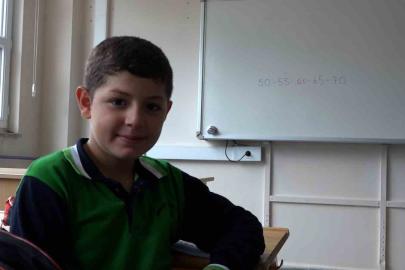 Lösemiyi yenen Egemen şimdi okullu oldu