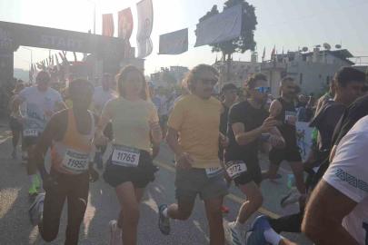 Lykos yarı maratonu’nda binlerce kişi koştu