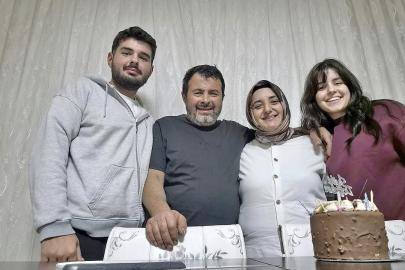 Maltepe’de enkaz altında hayatını kaybeden kardeşler gözyaşlarıyla uğurlanıyor