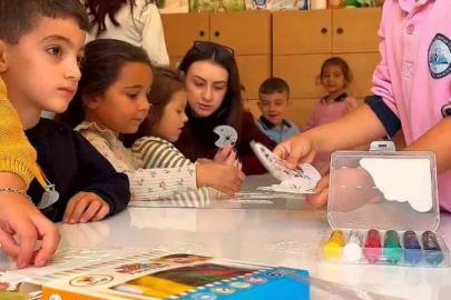Manisa’da üniversiteli gençler minik kalplere dokundu