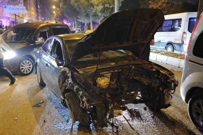 Mardin’de 4 araçlı zincirleme kaza: 3 yaralı
