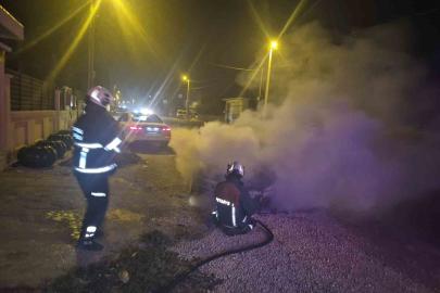 Mardin’de park halindeki otomobilde yangın