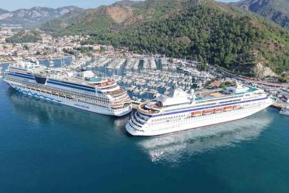 Marmaris Limanı’na iki kruvaziyer geldi