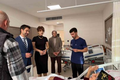 Mengücek Gazi EAH yönetiminden Hasta Hakları Günü’nde hasta ziyareti
