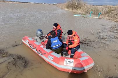 Meriç Nehri’nde adada mahsur kalan 11 düzensiz göçmen kurtarıldı