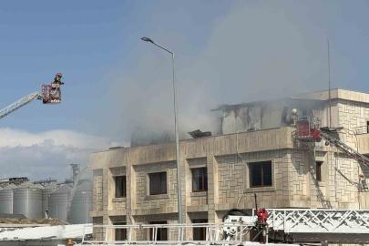 Mersin’de fabrika yangını