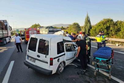 Mersin’de otomobil çekiciye arkadan çarptı: 2 ölü, 1 yaralı