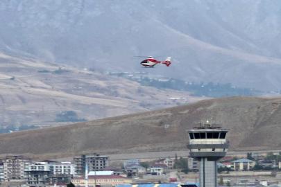 Metabolik hastalığı olan çocuk ambulans helikopter ile Van’a getirildi