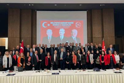 MHP Manisa bir ilki gerçekleştirerek dünün ve bugünün kadrolarını buluşturdu