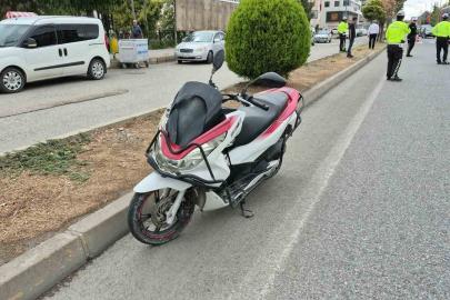 Motosiklet yayaya çarptı: 1’i ağır 2 yaralı