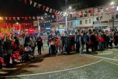 Mudurnu’da Cumhuriyet coşkusu fener alayı ile taçlandı