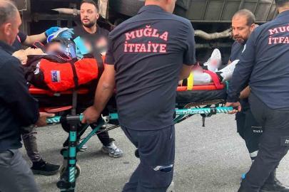 Muğla’da servis minibüsü devrildi: 2’si ağır 3 yaralı